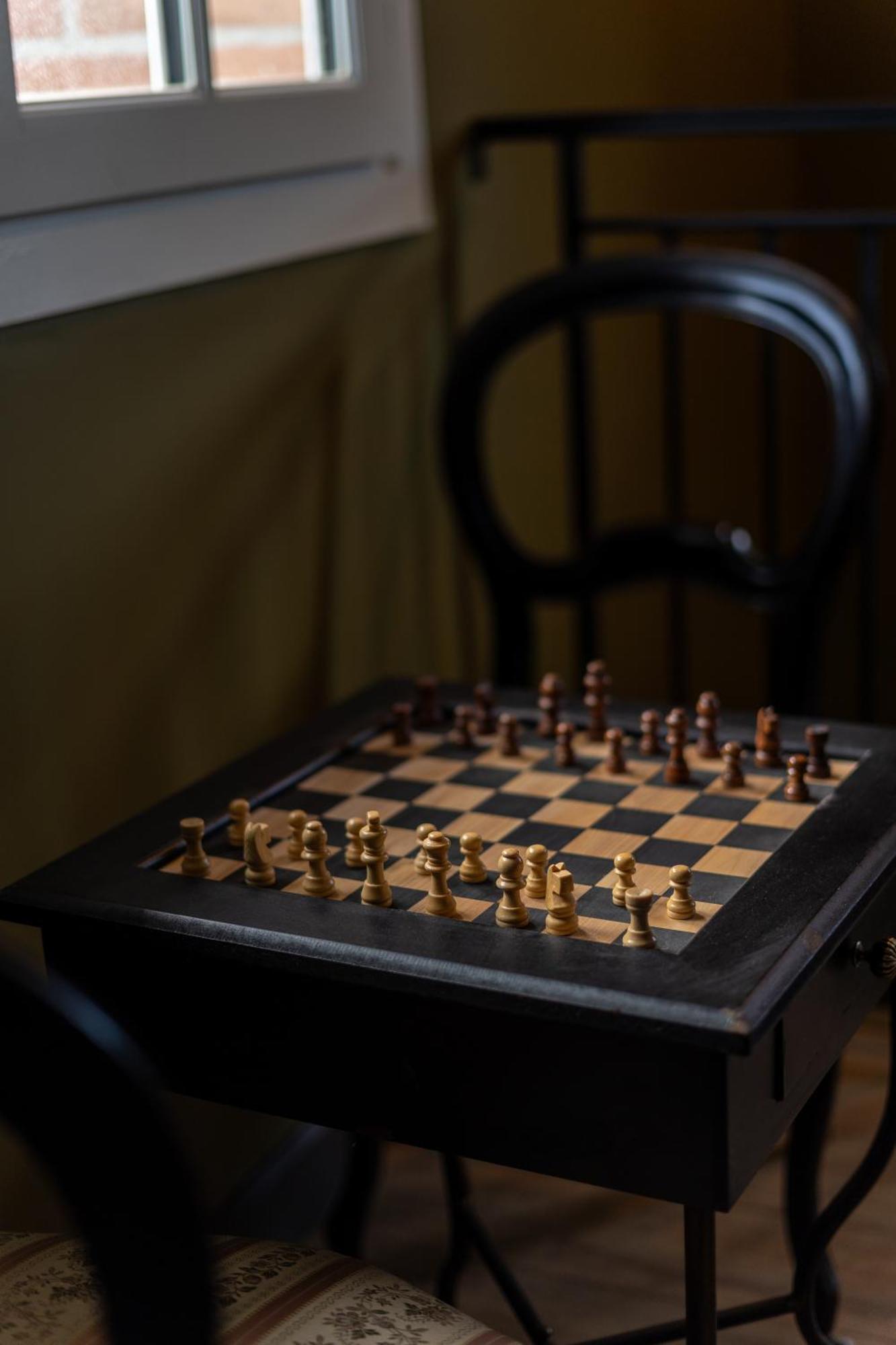 Castel Bois Marie, Maison D'Hotes Montauban Ngoại thất bức ảnh A chess set