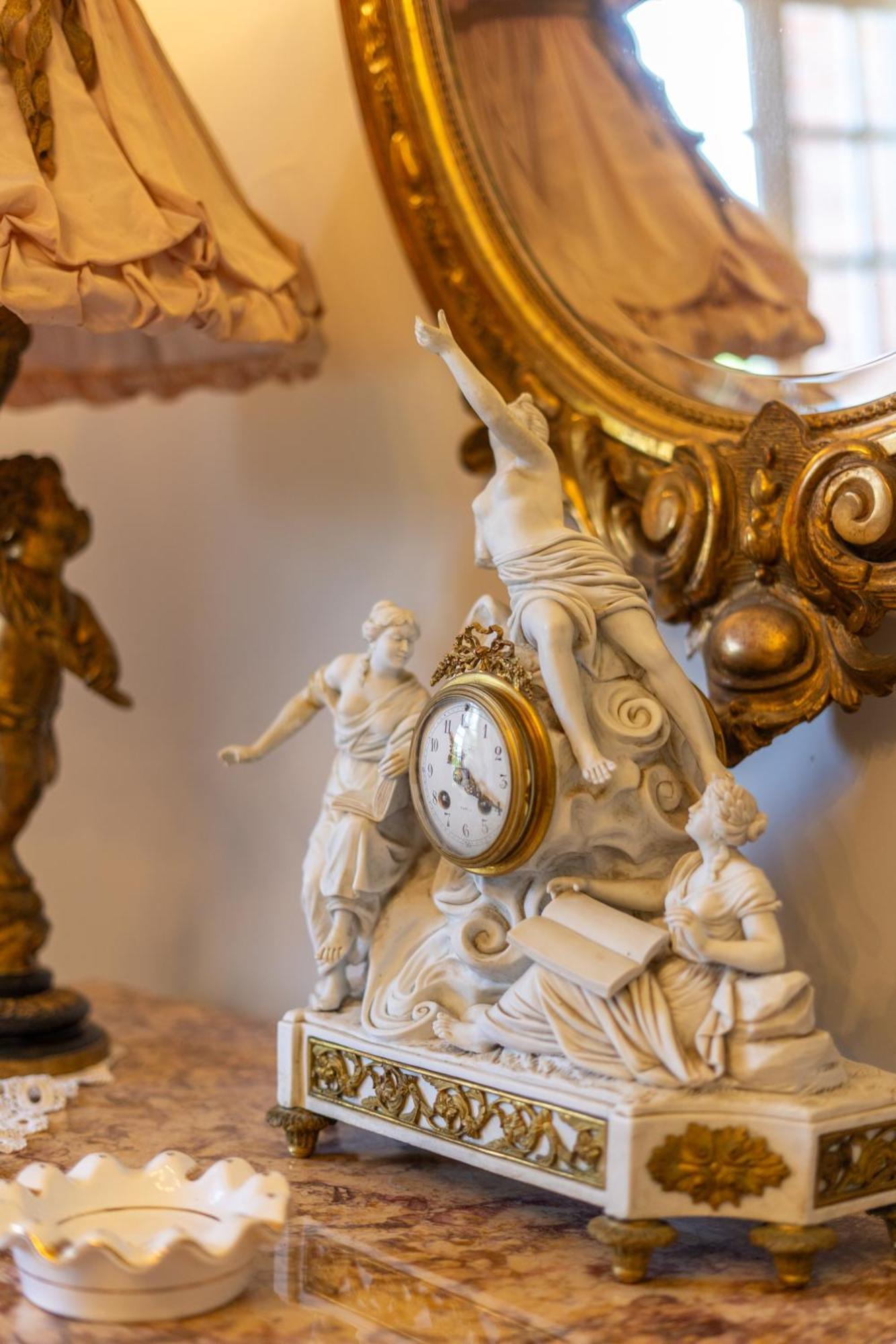 Castel Bois Marie, Maison D'Hotes Montauban Ngoại thất bức ảnh Detail of the clock