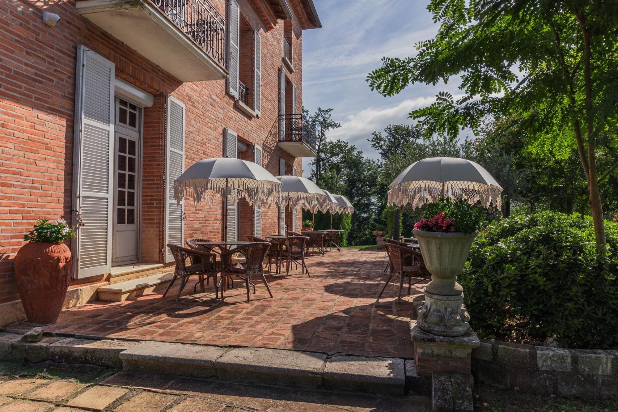 Castel Bois Marie, Maison D'Hotes Montauban Ngoại thất bức ảnh The terrace of the restaurant