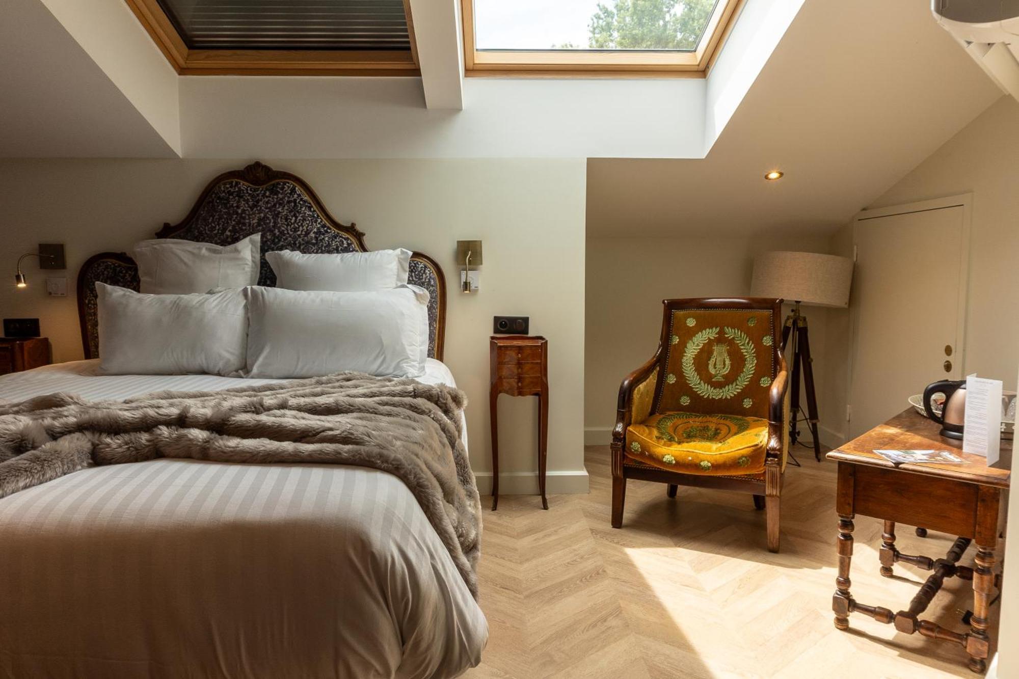 Castel Bois Marie, Maison D'Hotes Montauban Ngoại thất bức ảnh A bedroom at The Old Bank Hotel