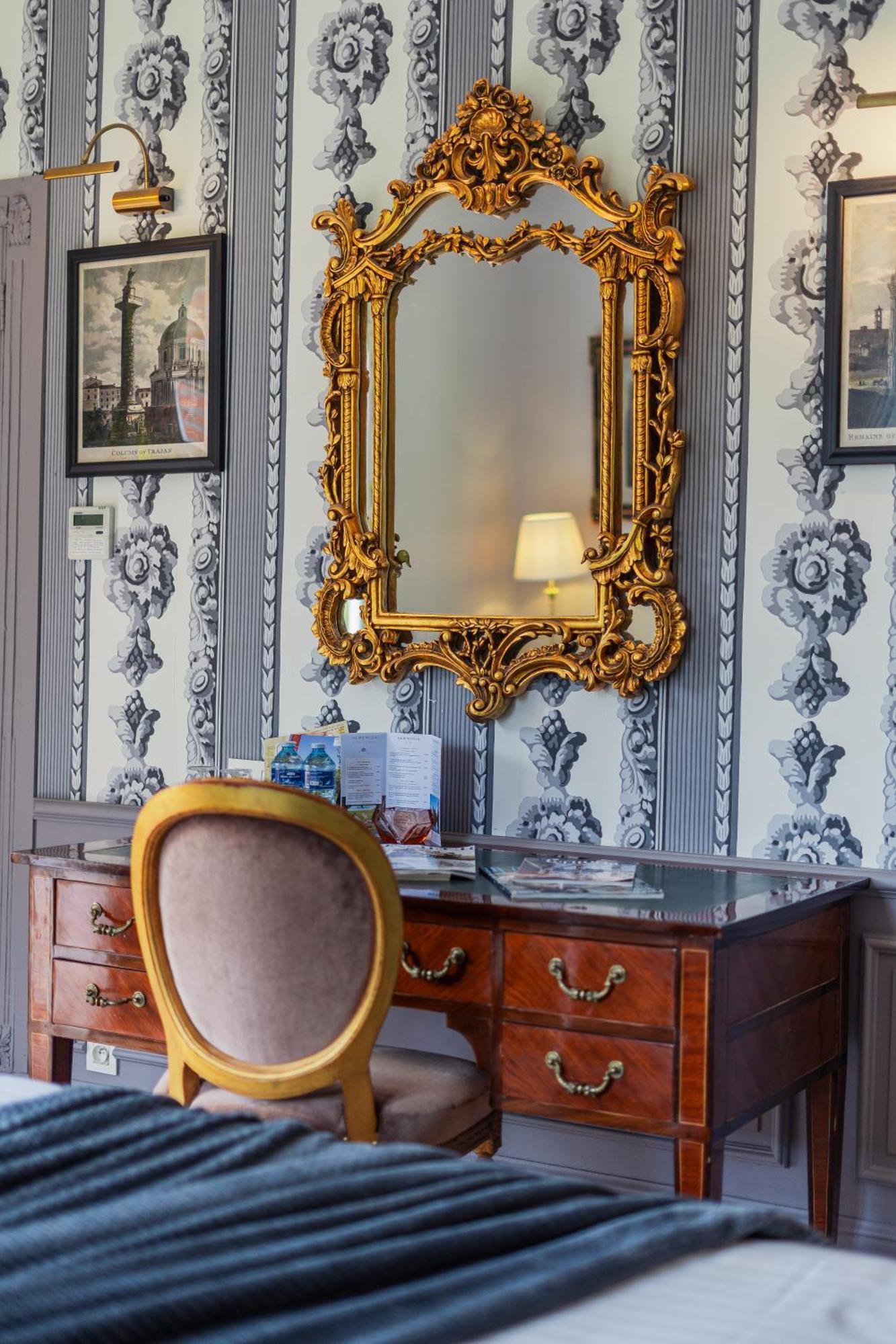 Castel Bois Marie, Maison D'Hotes Montauban Ngoại thất bức ảnh A dressing table