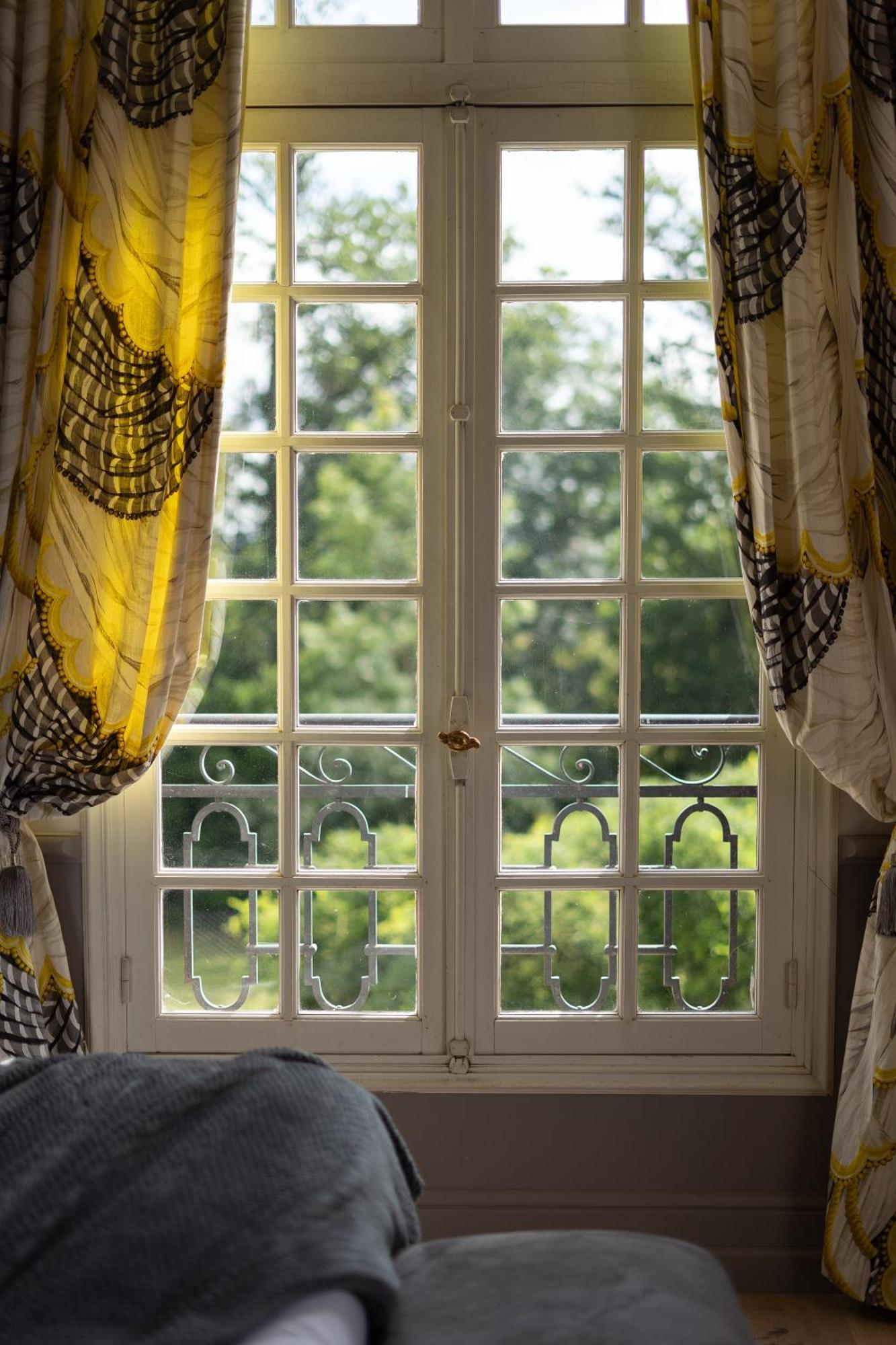 Castel Bois Marie, Maison D'Hotes Montauban Ngoại thất bức ảnh Window with curtains