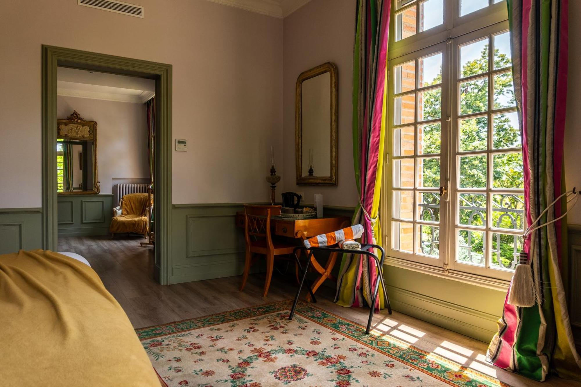 Castel Bois Marie, Maison D'Hotes Montauban Ngoại thất bức ảnh A room at the hotel