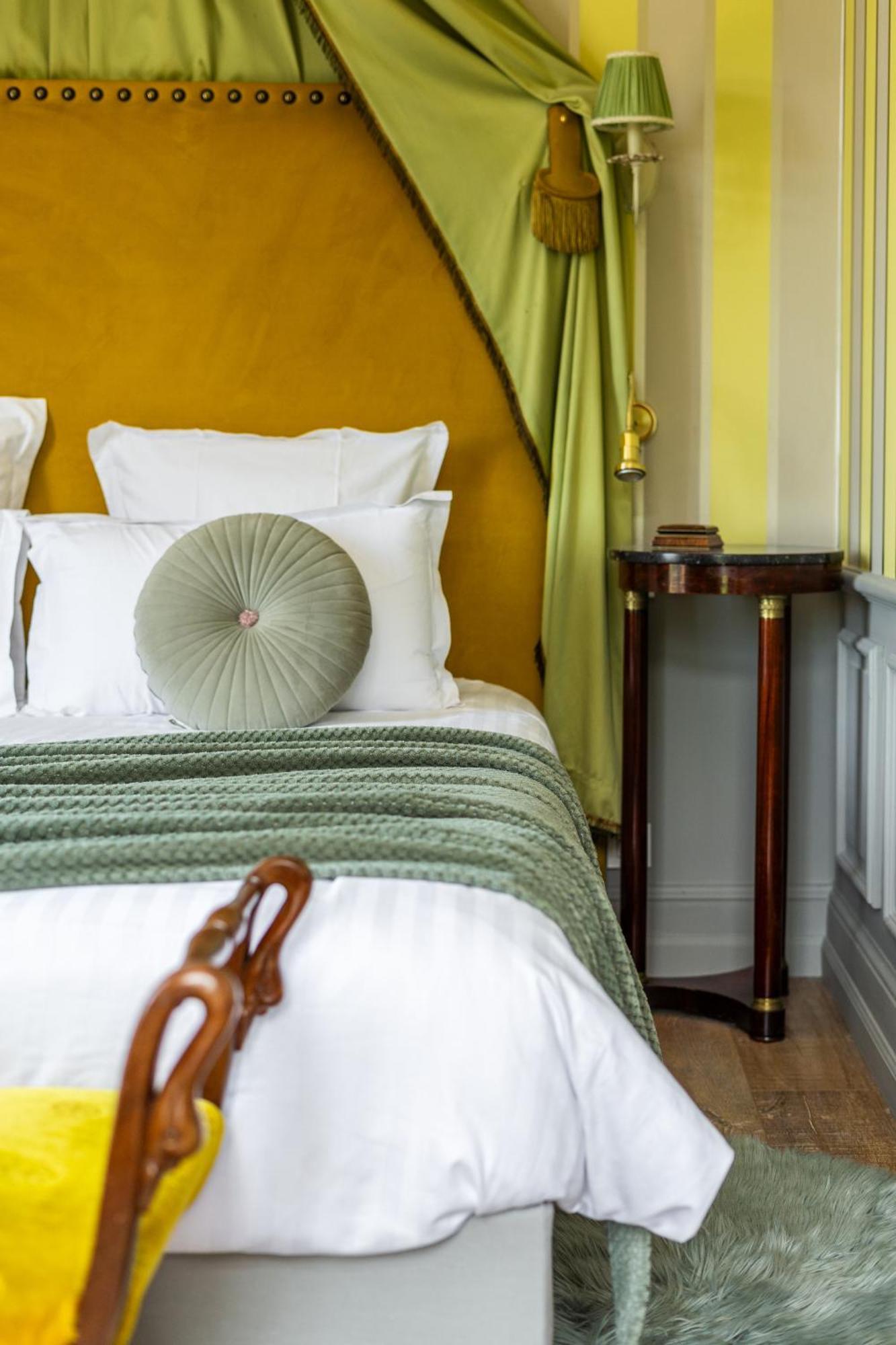 Castel Bois Marie, Maison D'Hotes Montauban Ngoại thất bức ảnh A round cushion