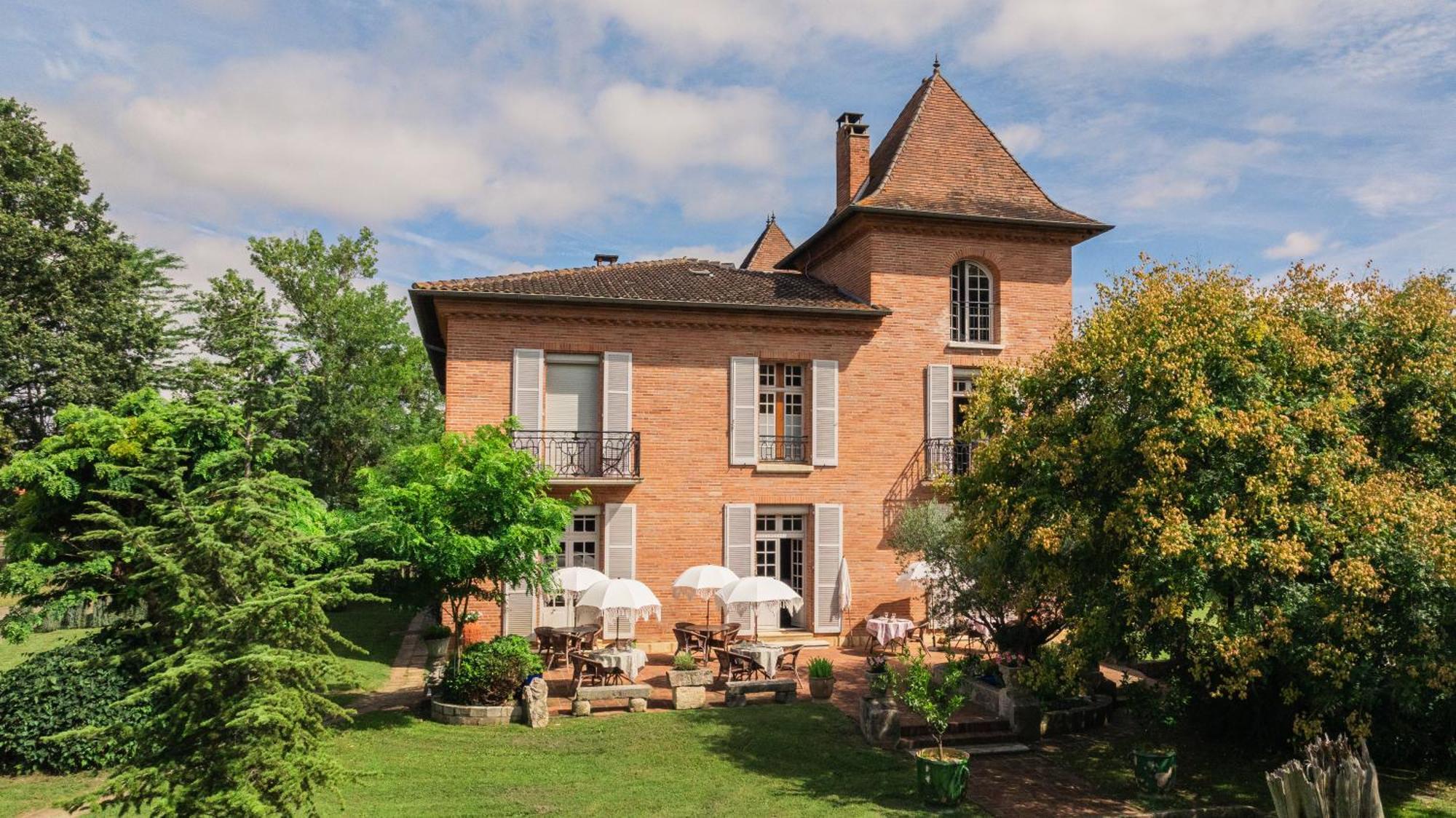 Castel Bois Marie, Maison D'Hotes Montauban Ngoại thất bức ảnh The town hall in Saint-André-de-Pierre-Colamine